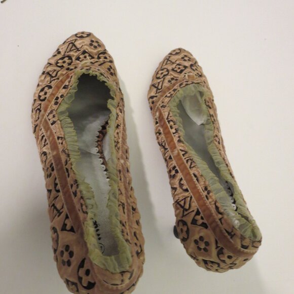 Designer Look Heels European Size 40/ 9.5 US Never Worn - Picture 5 of 5